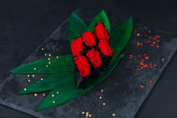 Гункан с тобико 6 шт.