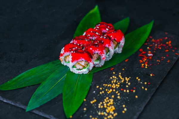 Калифорния с жаренным тунцом в икре