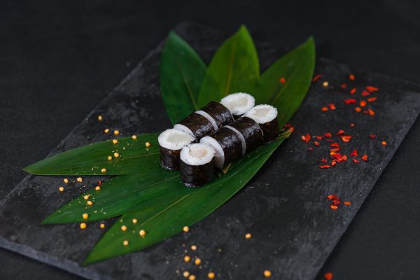 Маки с окунем